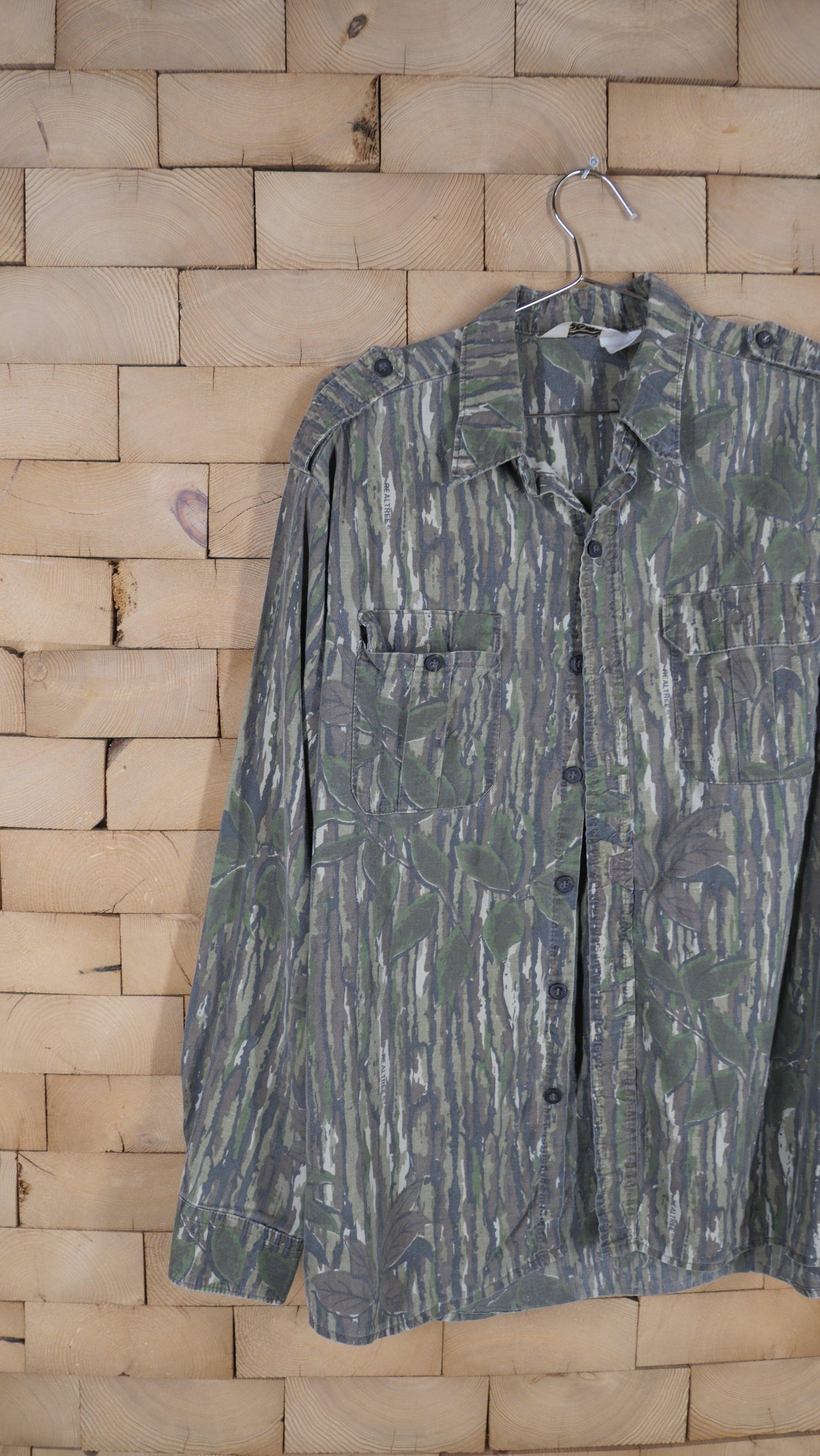 1990s Camo Button Up | L