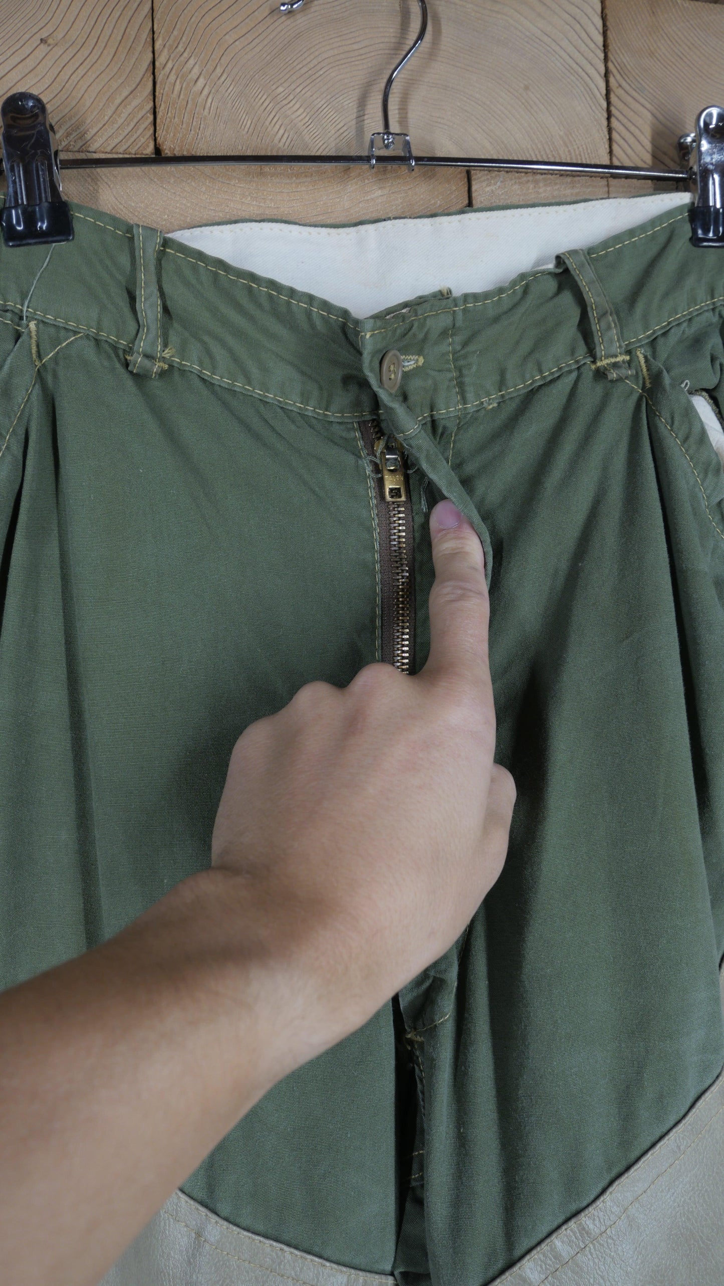 1960s Olive Leather Knee Hunting Pants | 32