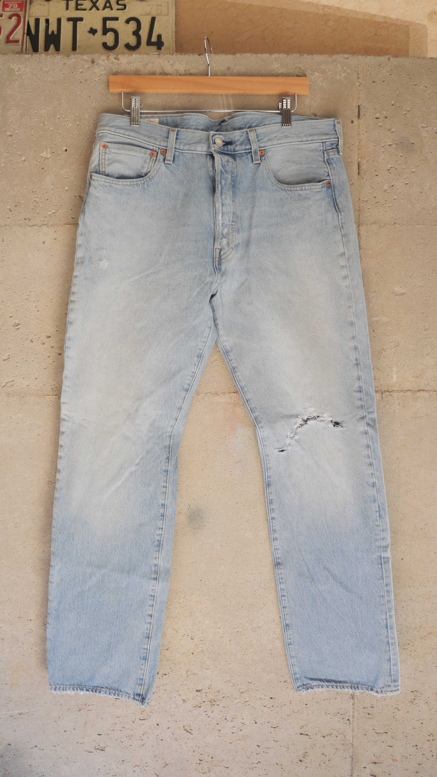 2000s Light Wash 501 Levi's | 34