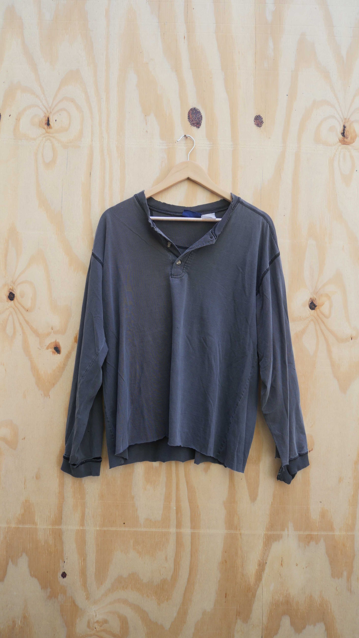 2000s Faded Henley | L