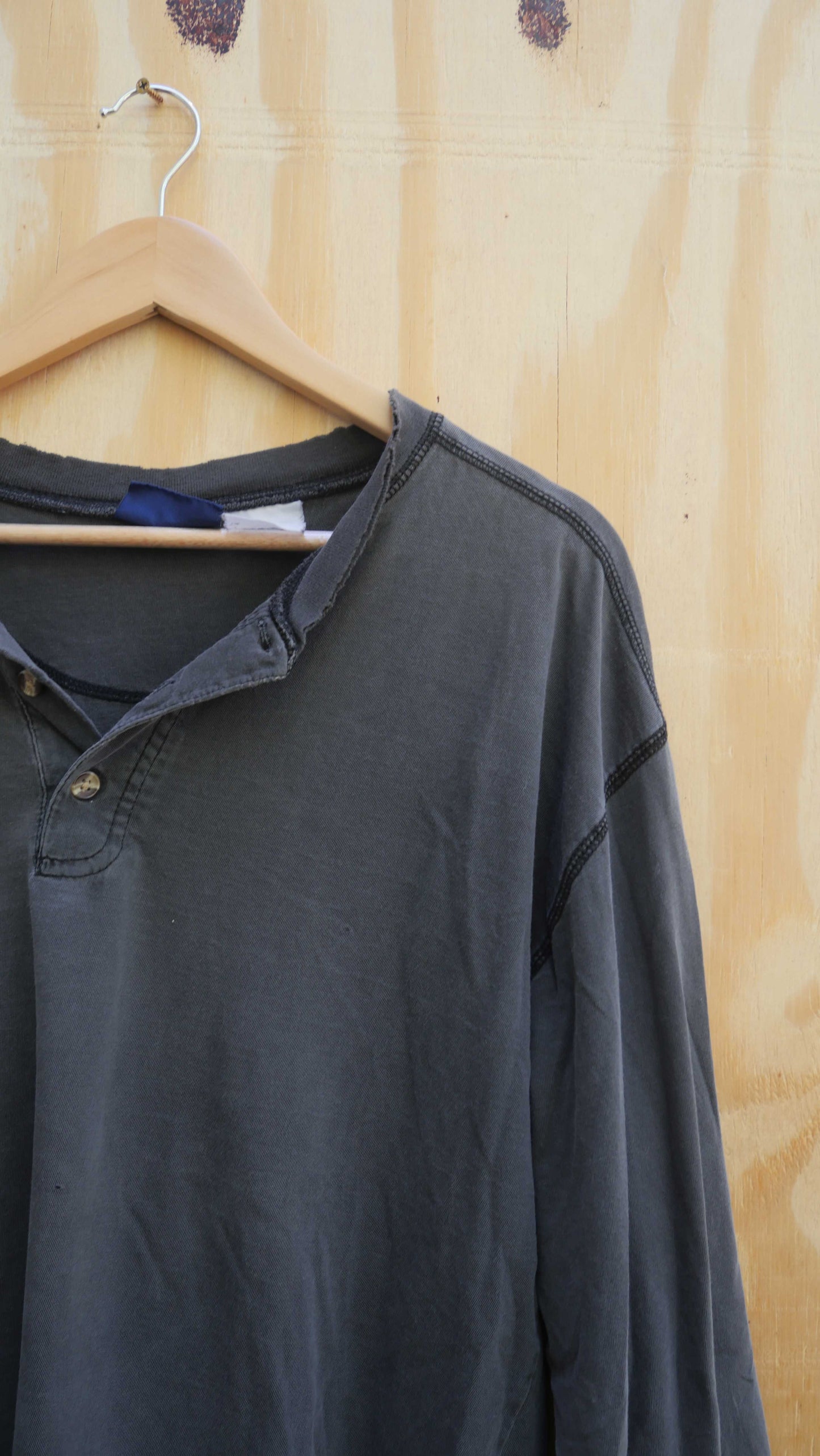 2000s Faded Henley | L