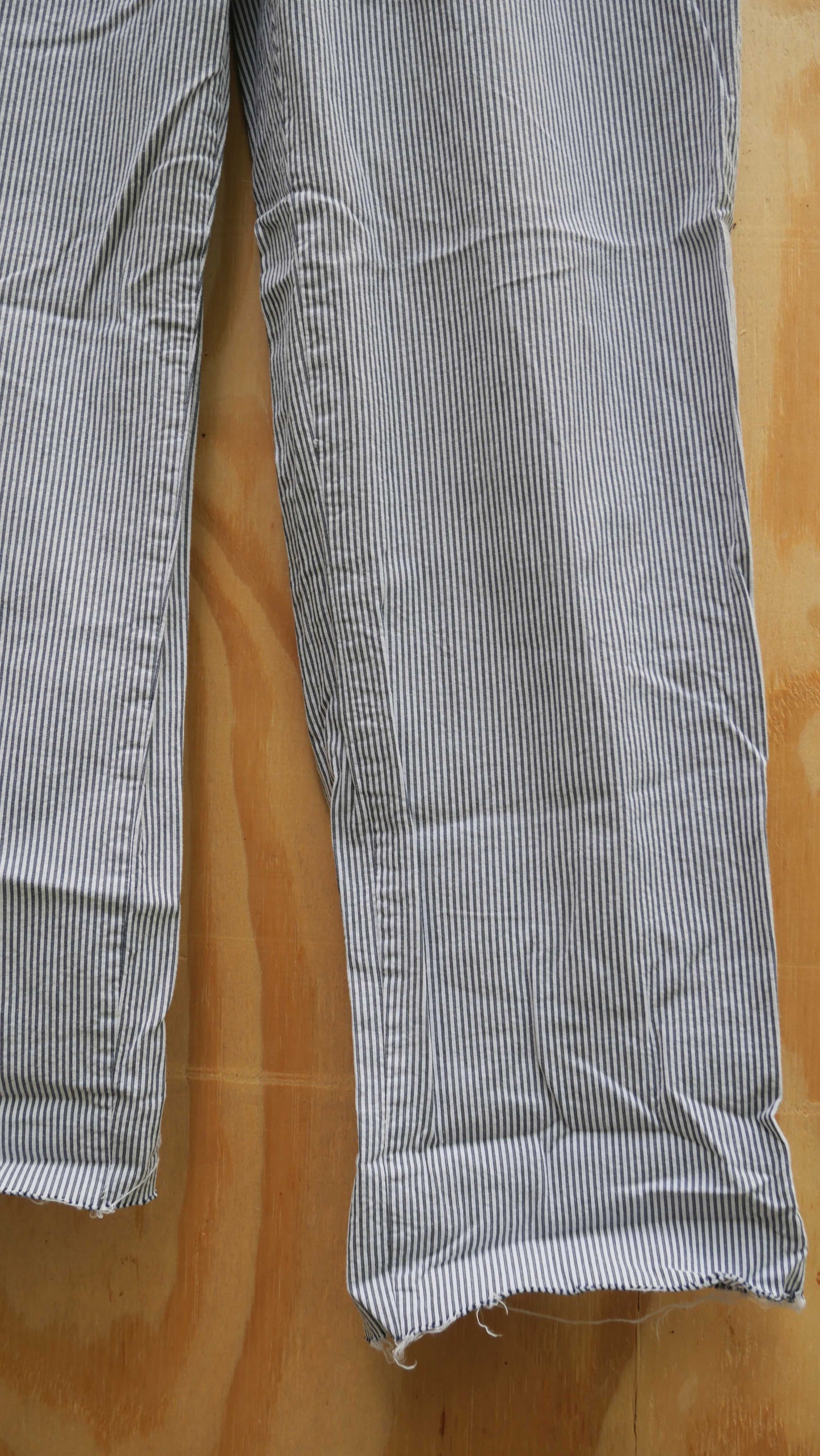 2000s Striped Searsucker Pants | 34