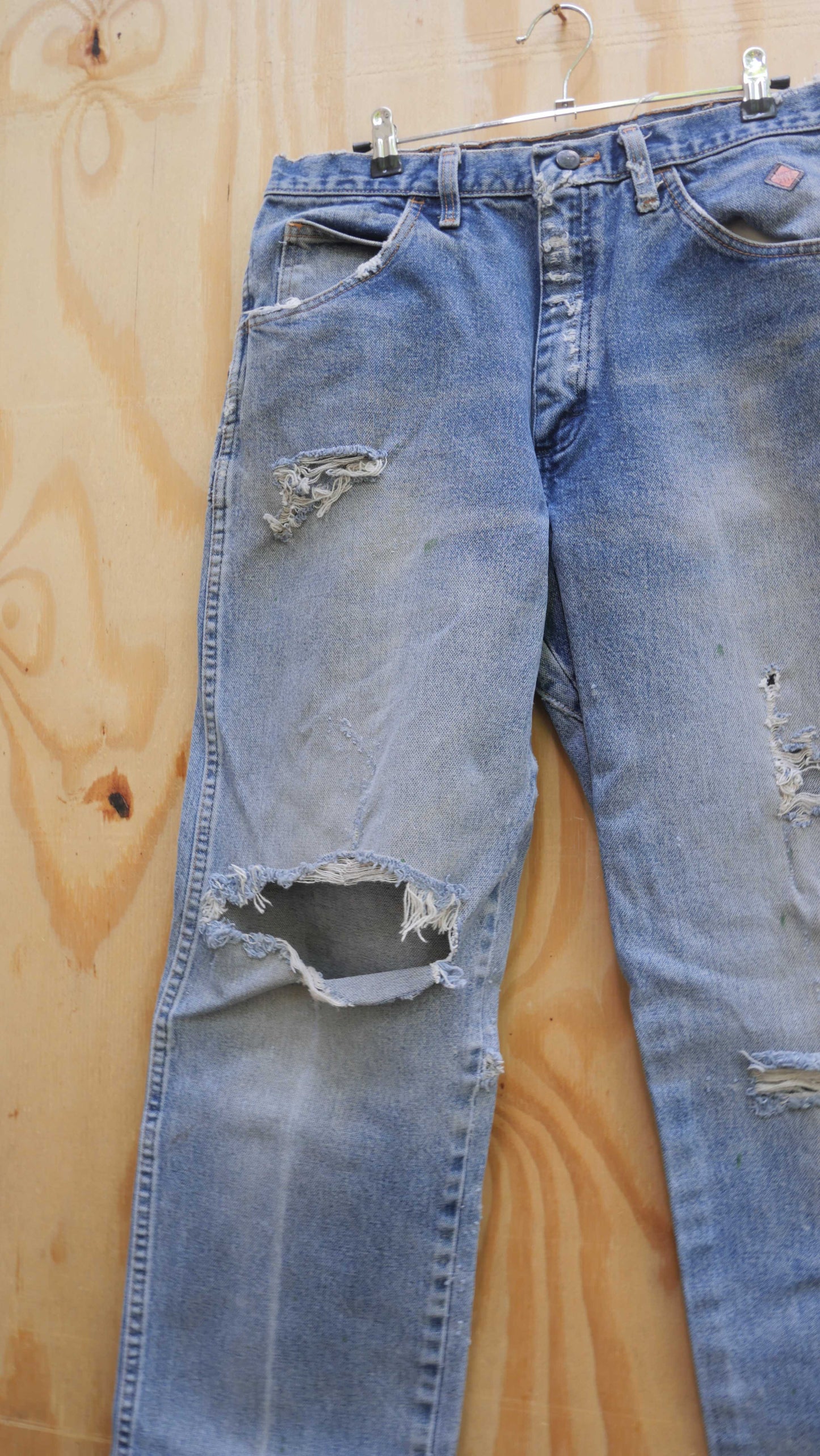 1990s Distressed Wrangler Denim | 32