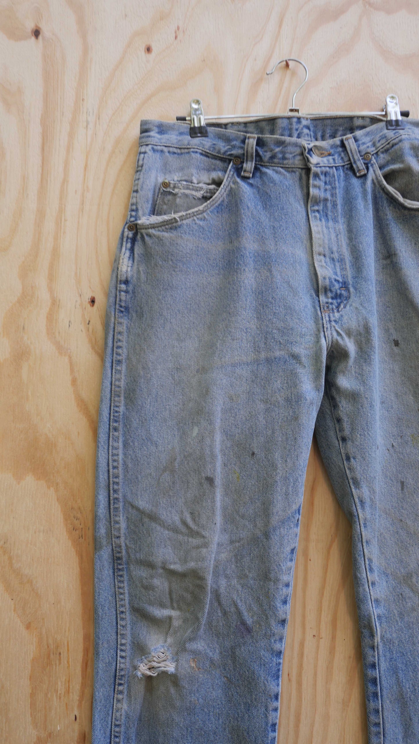 2000s Distressed Wrangler Denim | 33