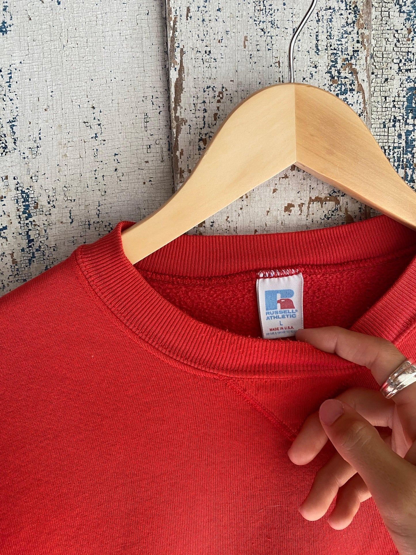 1980s Faded Red Russell Crewneck | L