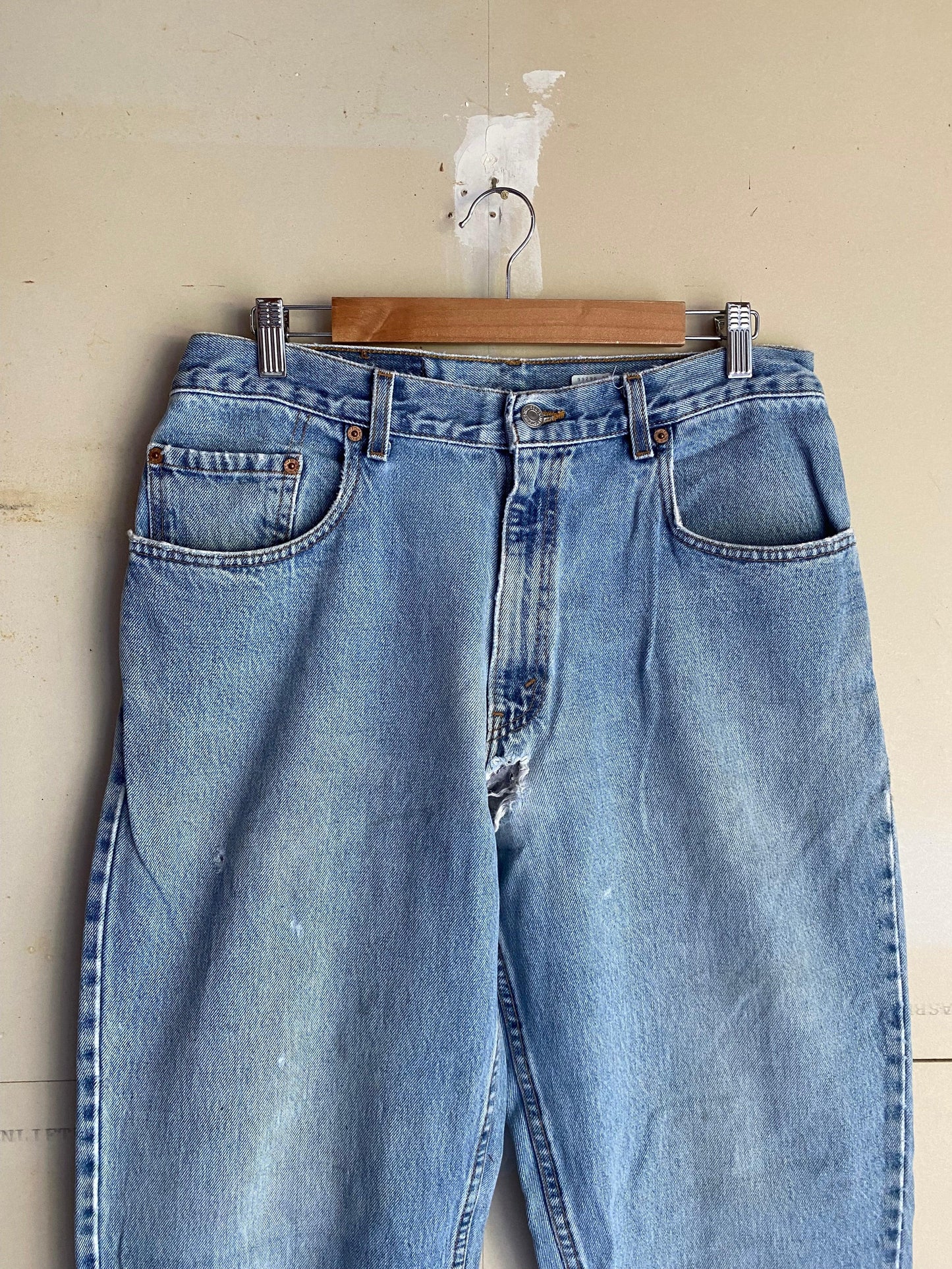 1990s Light Wash Levis Denim | 33