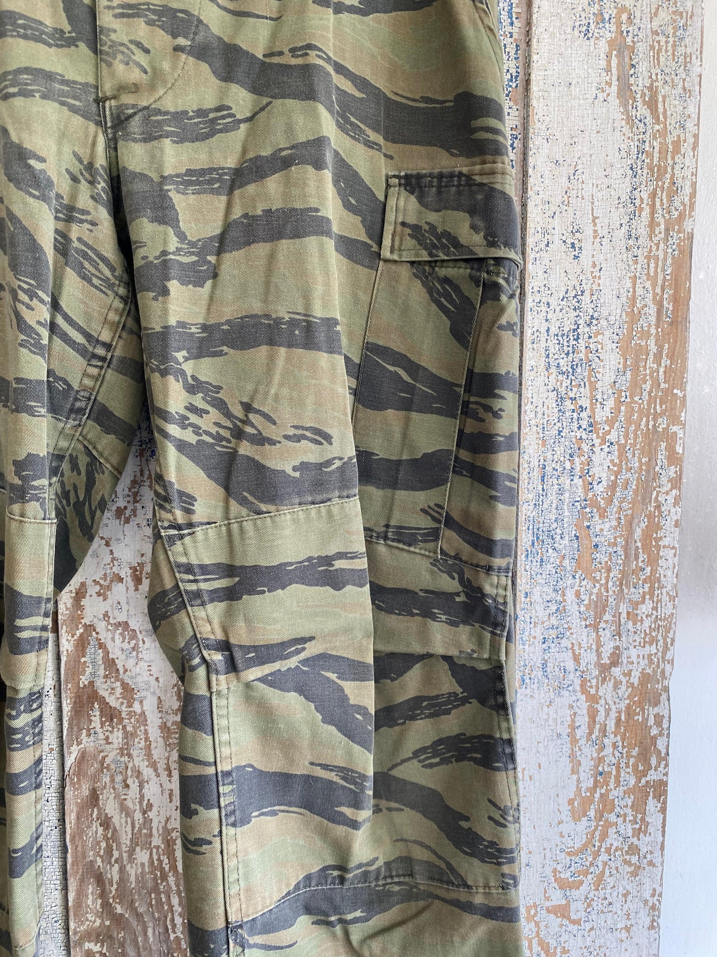 1990s Tiger Camo Pants | 34