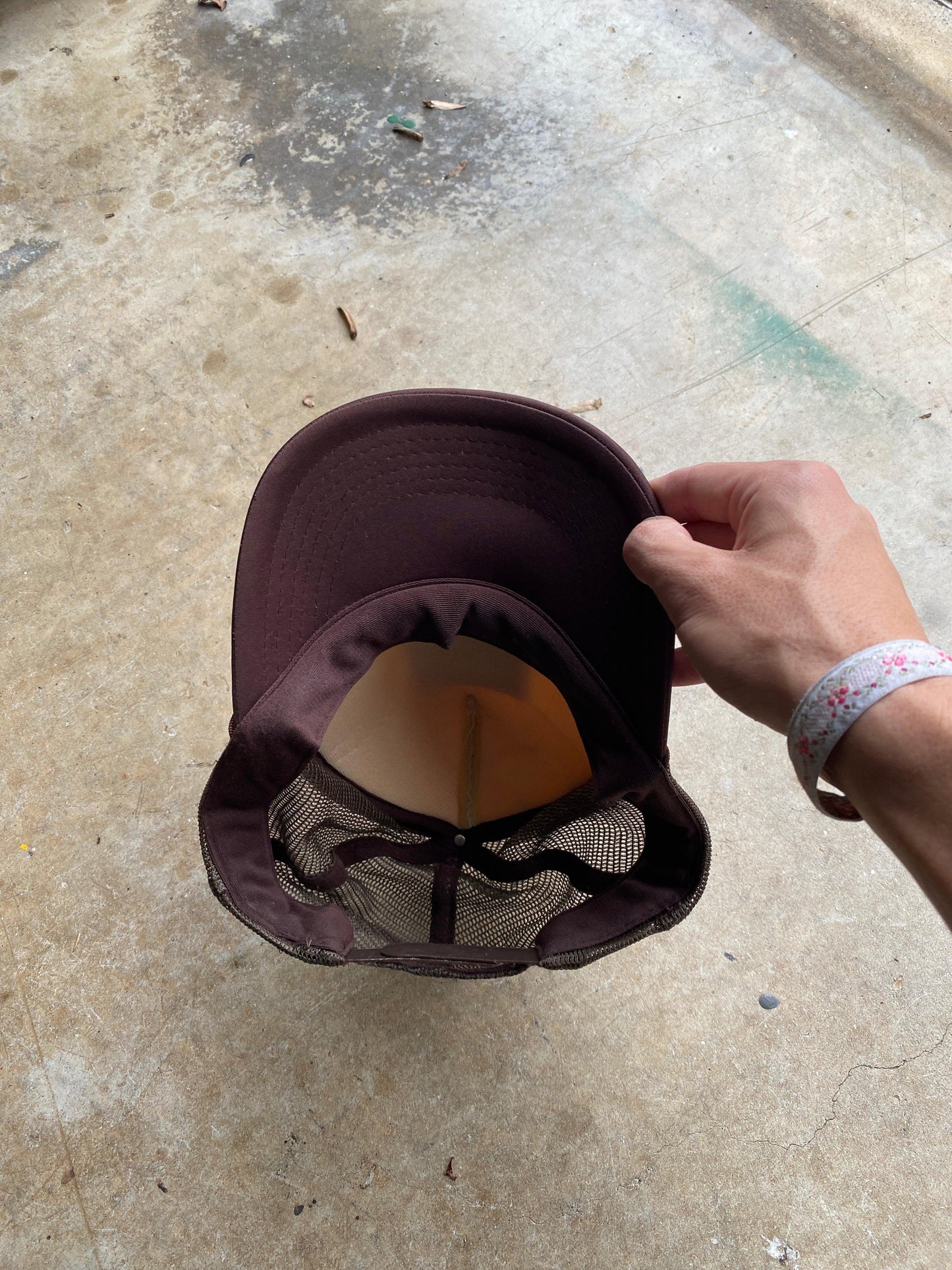 1990s brown trucker hat
