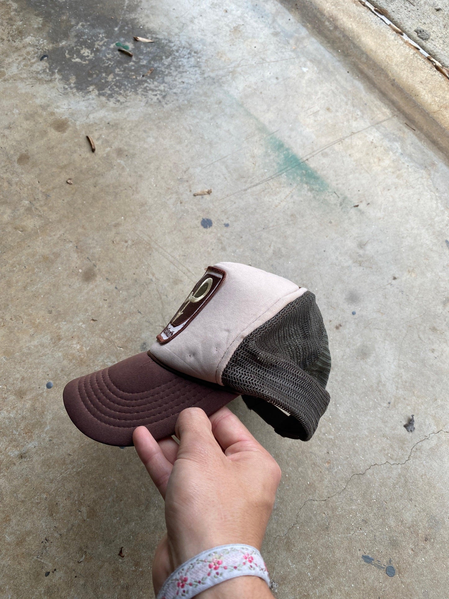 1990s brown trucker hat