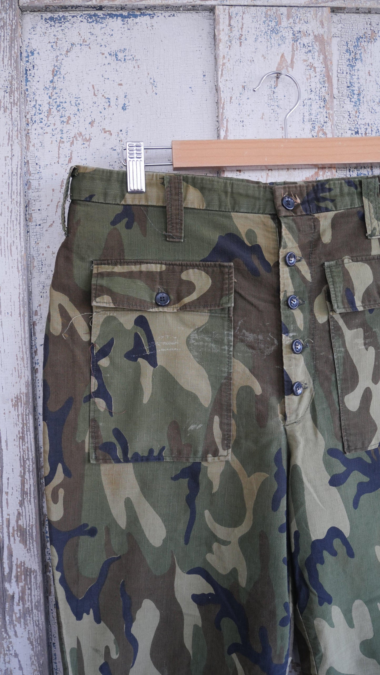 1970s Flared Camo Pants | 33