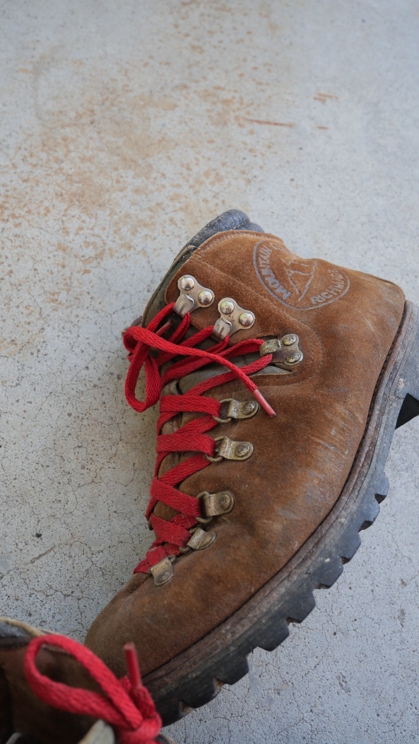 1980s Hiking Boots | 8.5