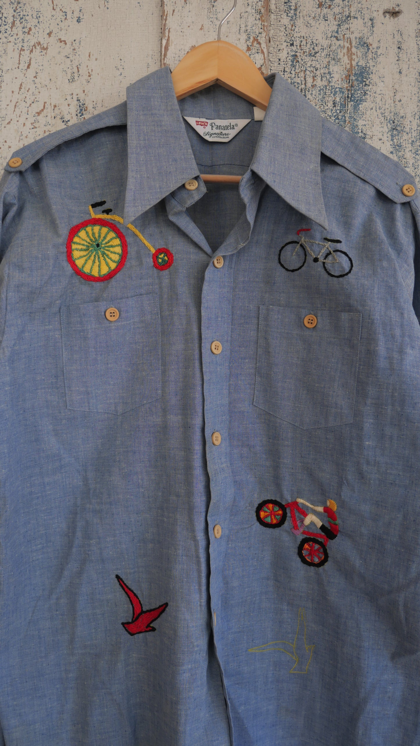 1970s Levi's Embroidered Shirt | L