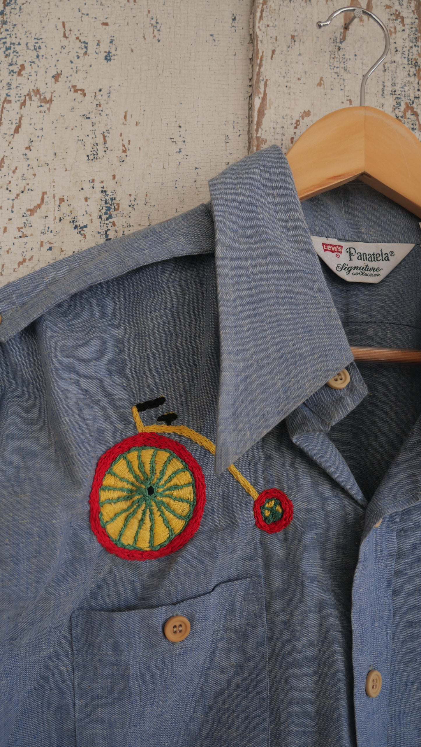 1970s Levi's Embroidered Shirt | L