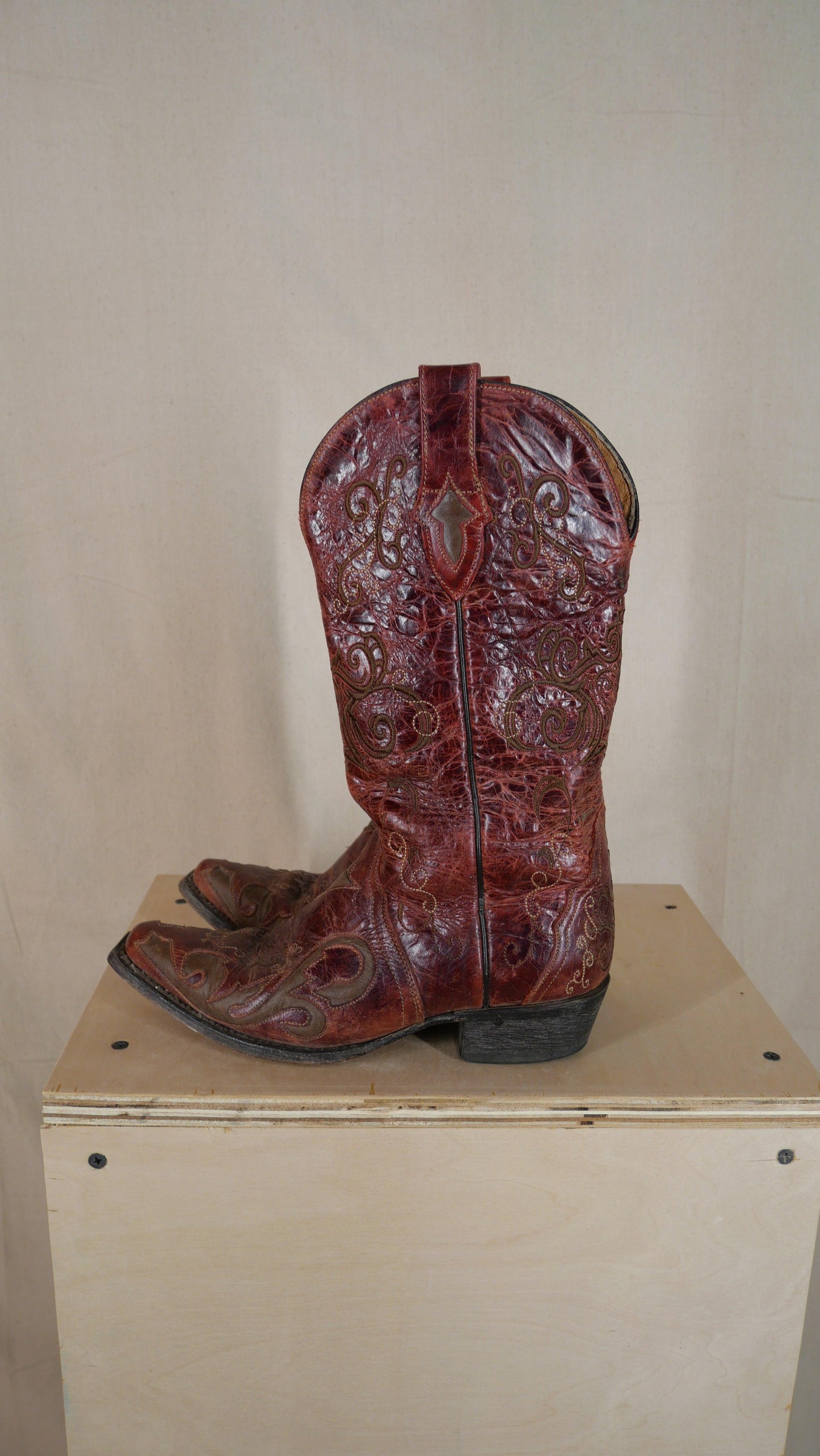 1980s Cherry Leather Cowboy Boots | 5.5