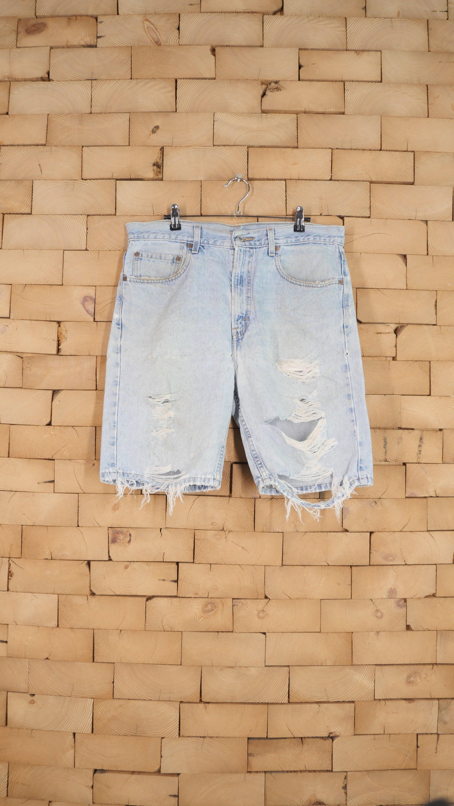 2000s Light Wash Distressed Levi Jorts | 34