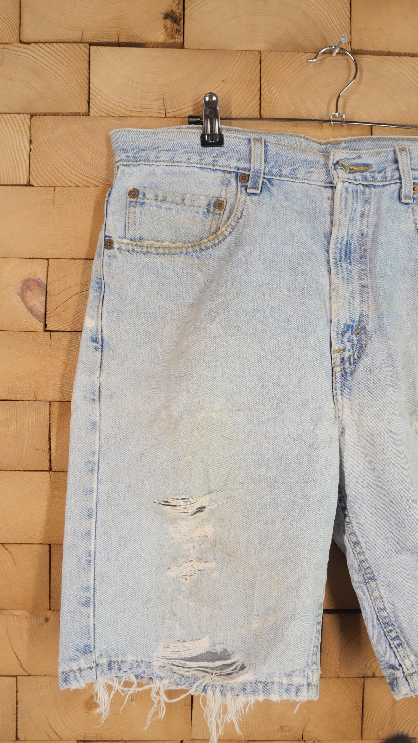 2000s Light Wash Distressed Levi Jorts | 34