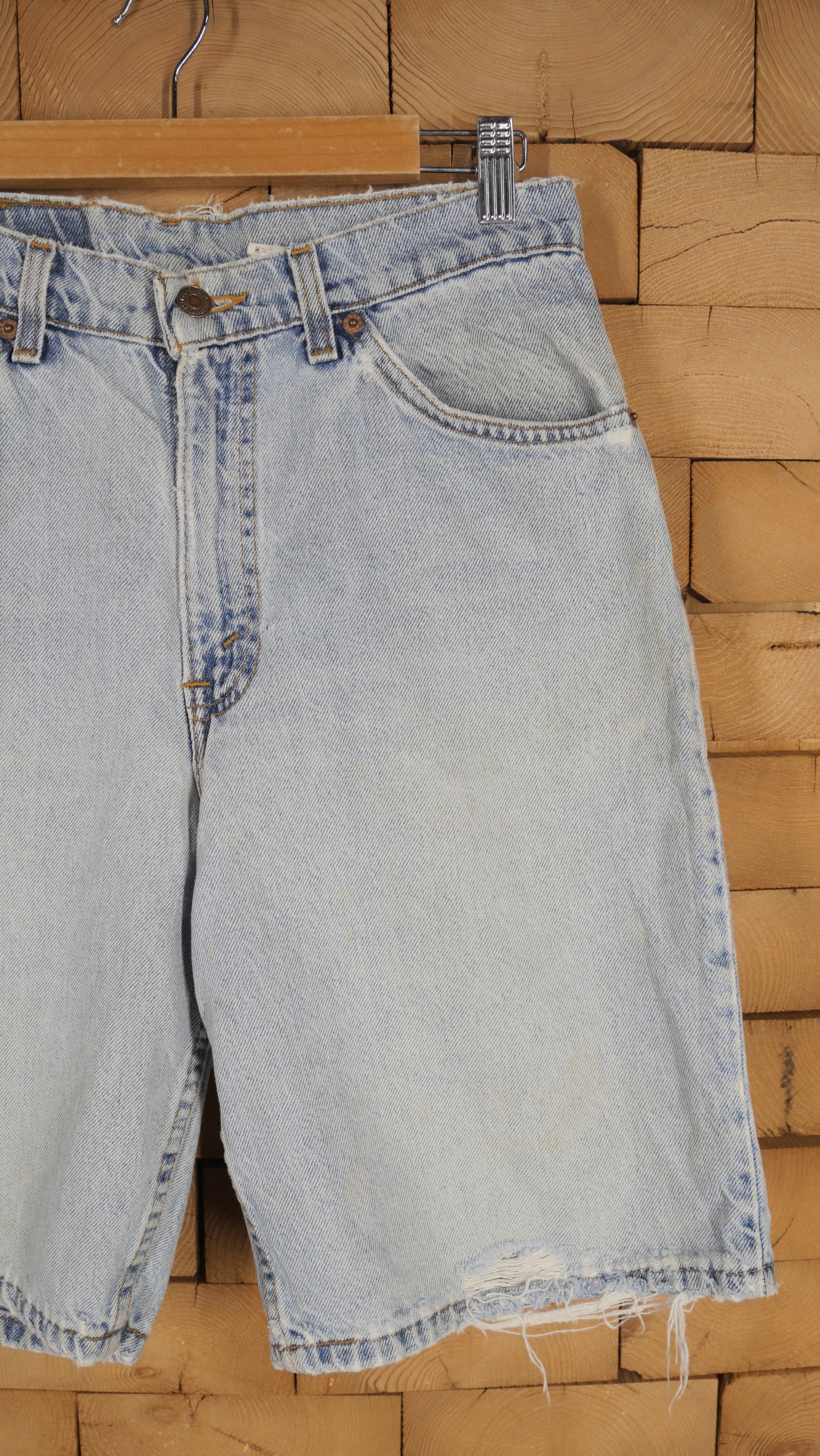 1990s baggy Distressed Levi Jorts | 31