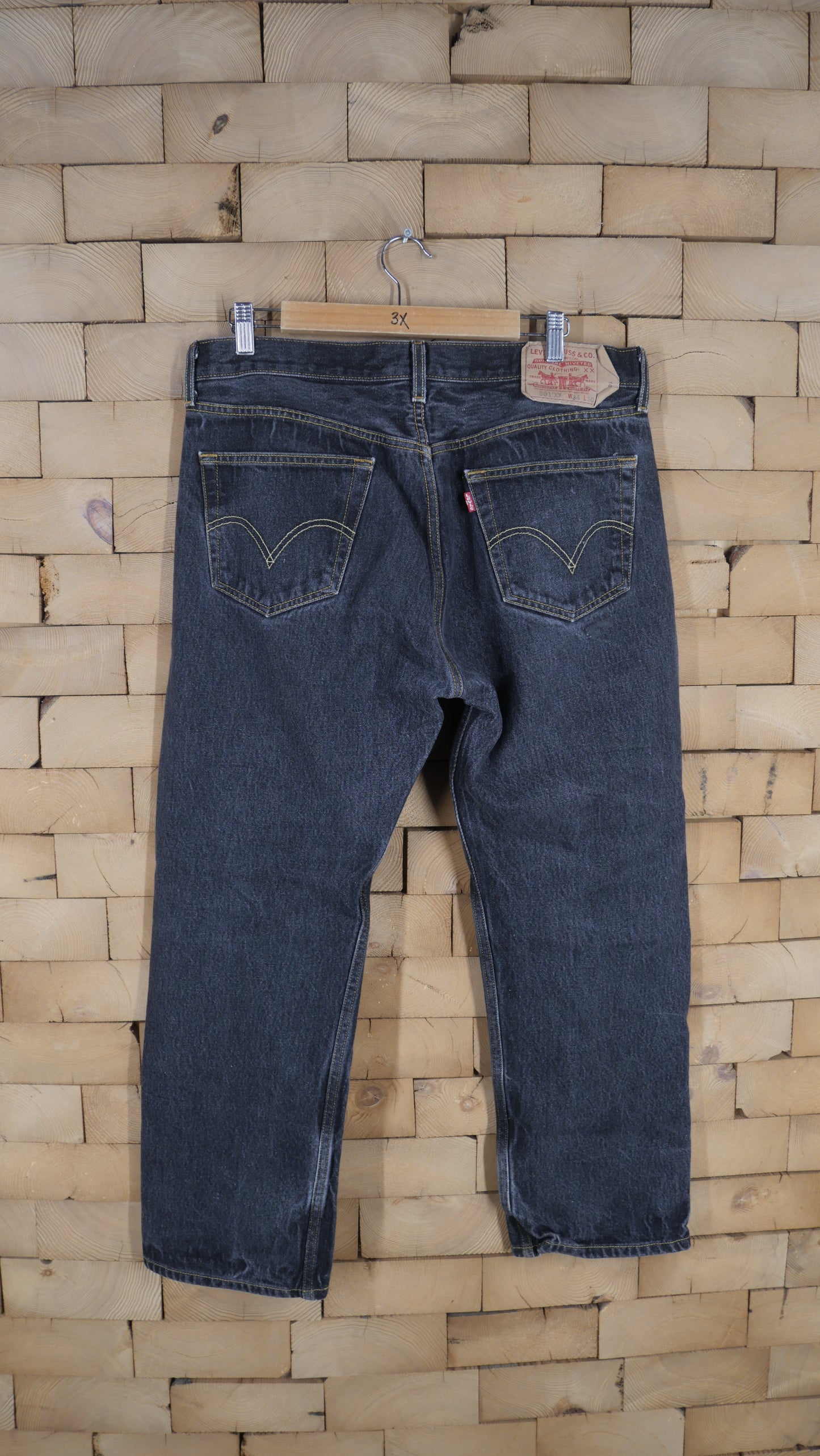 2000s Dark Wash 501 Levis | 36