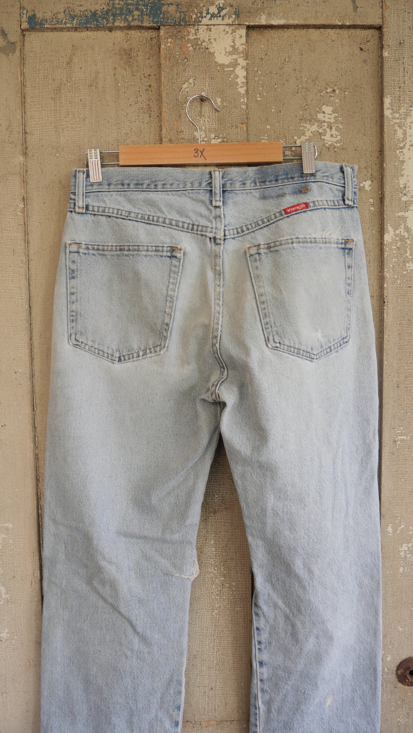 1990s Light Wash Distressed Denim | 33