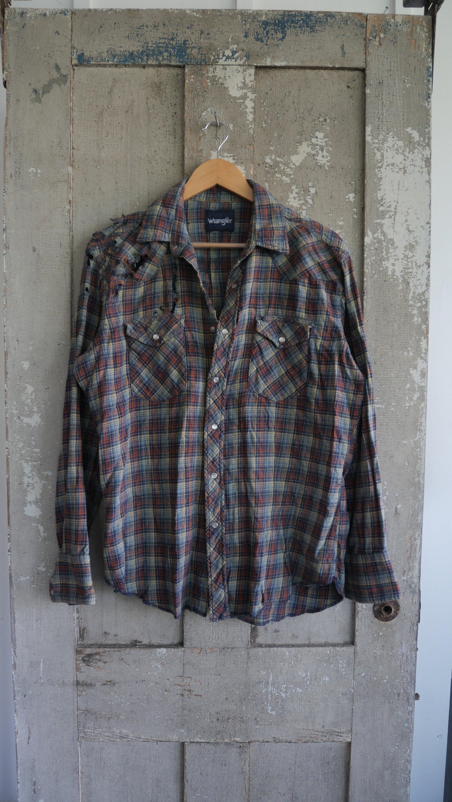 1980s Distressed Pearl Snap Flannel | L