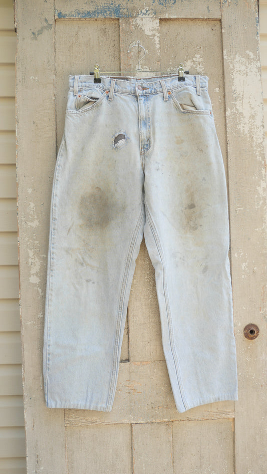 1990s Distressed Baggy Levi's | 33