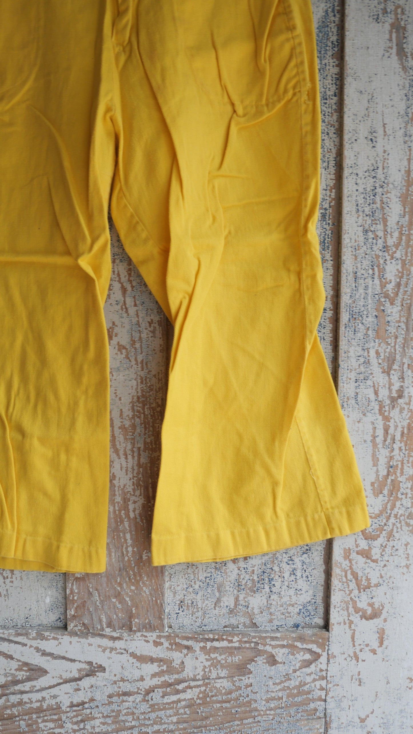 1970s Yellow Bell Bottom Capris | 29