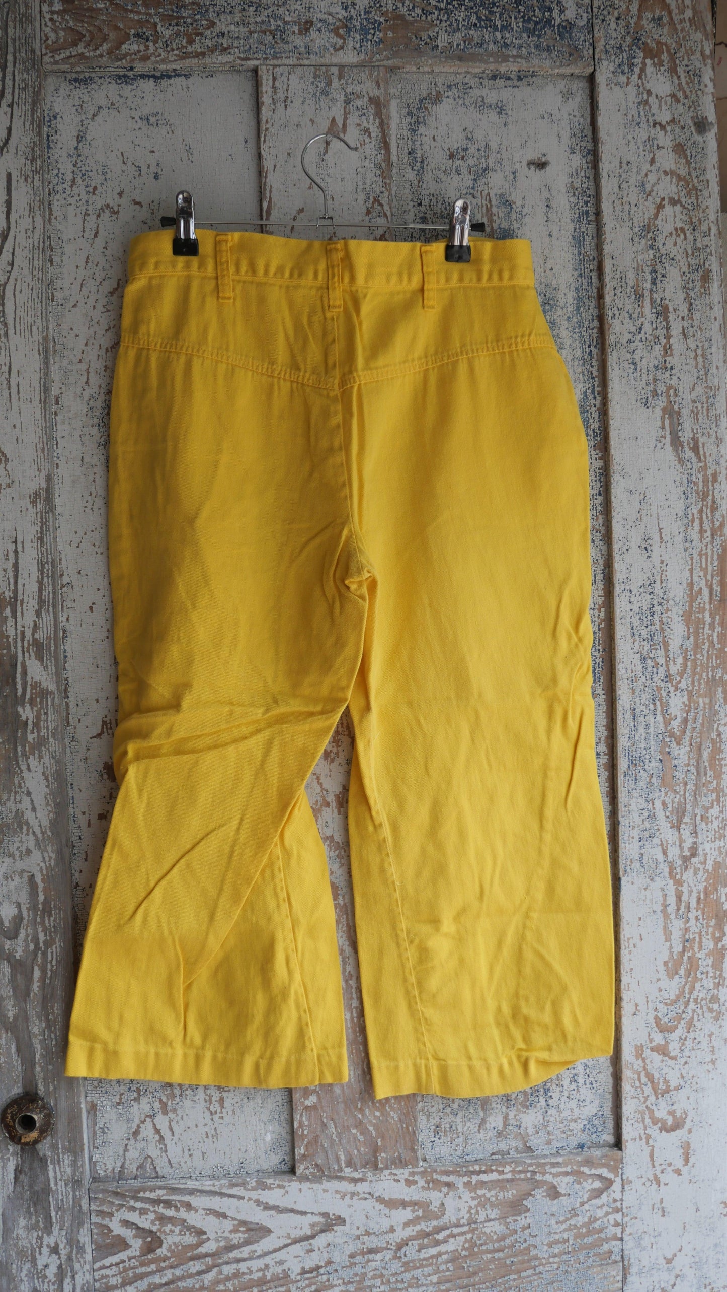 1970s Yellow Bell Bottom Capris | 29