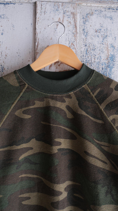 1980s Camo Raglan Crewneck | M