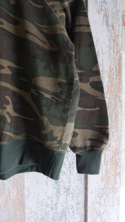 1980s Camo Raglan Crewneck | M