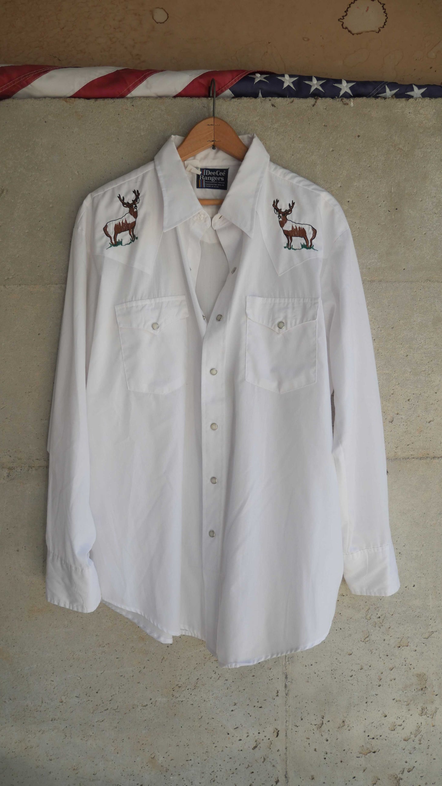 1990s Deer Embroidered Shirt | XL