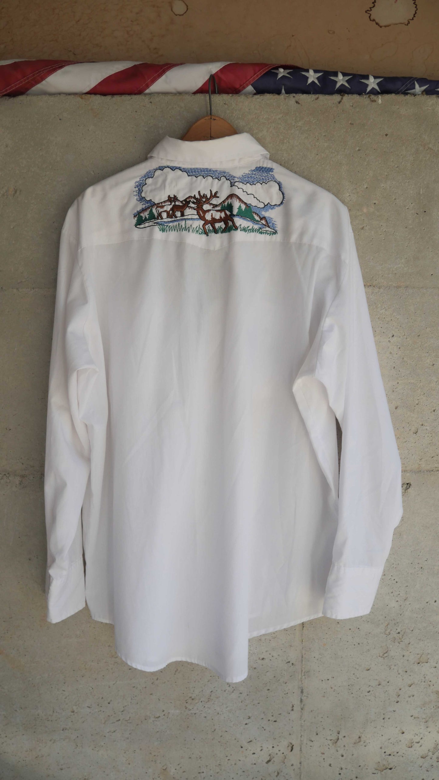 1990s Deer Embroidered Shirt | XL