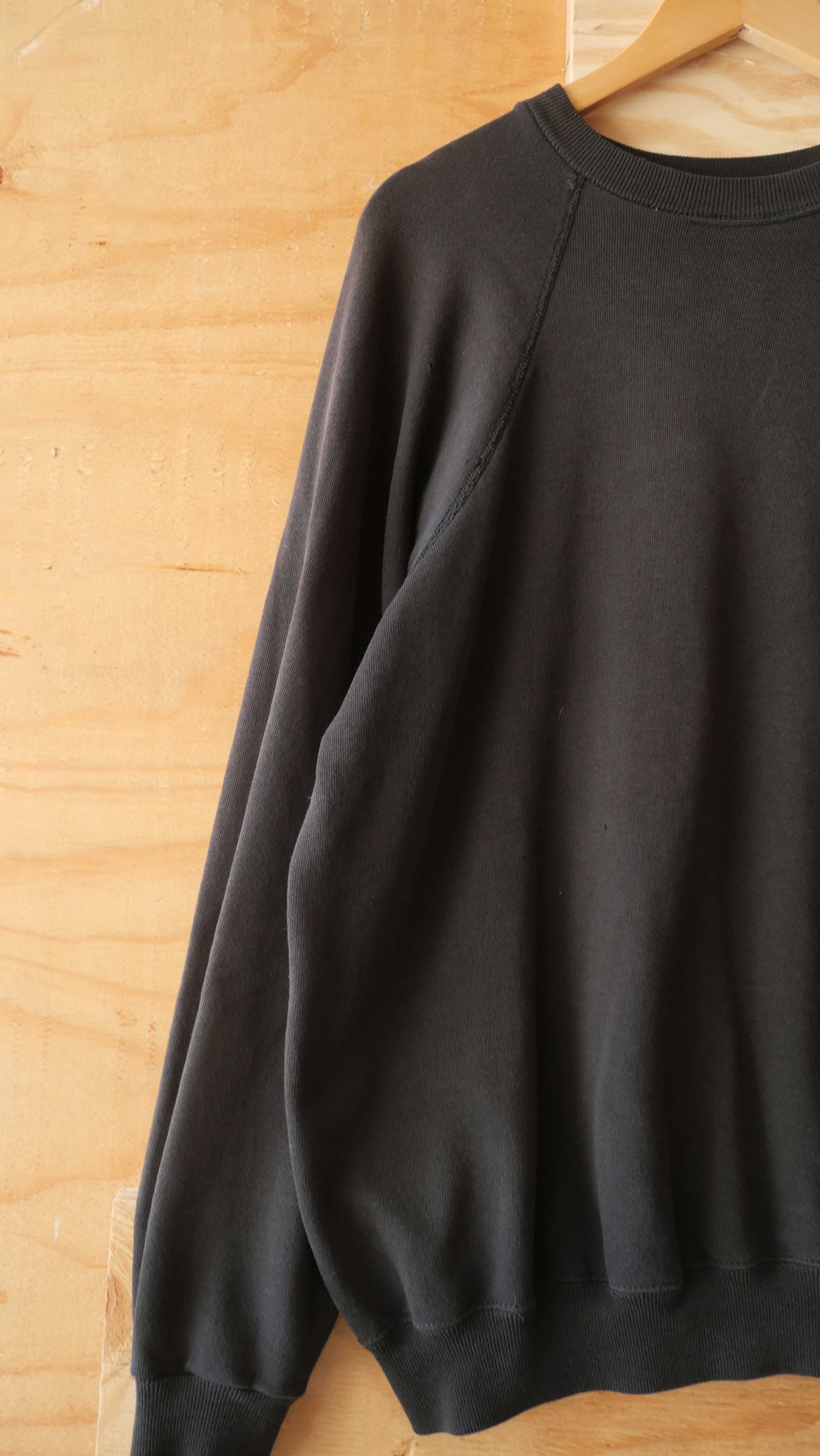 1980s Raglan Crewneck | L