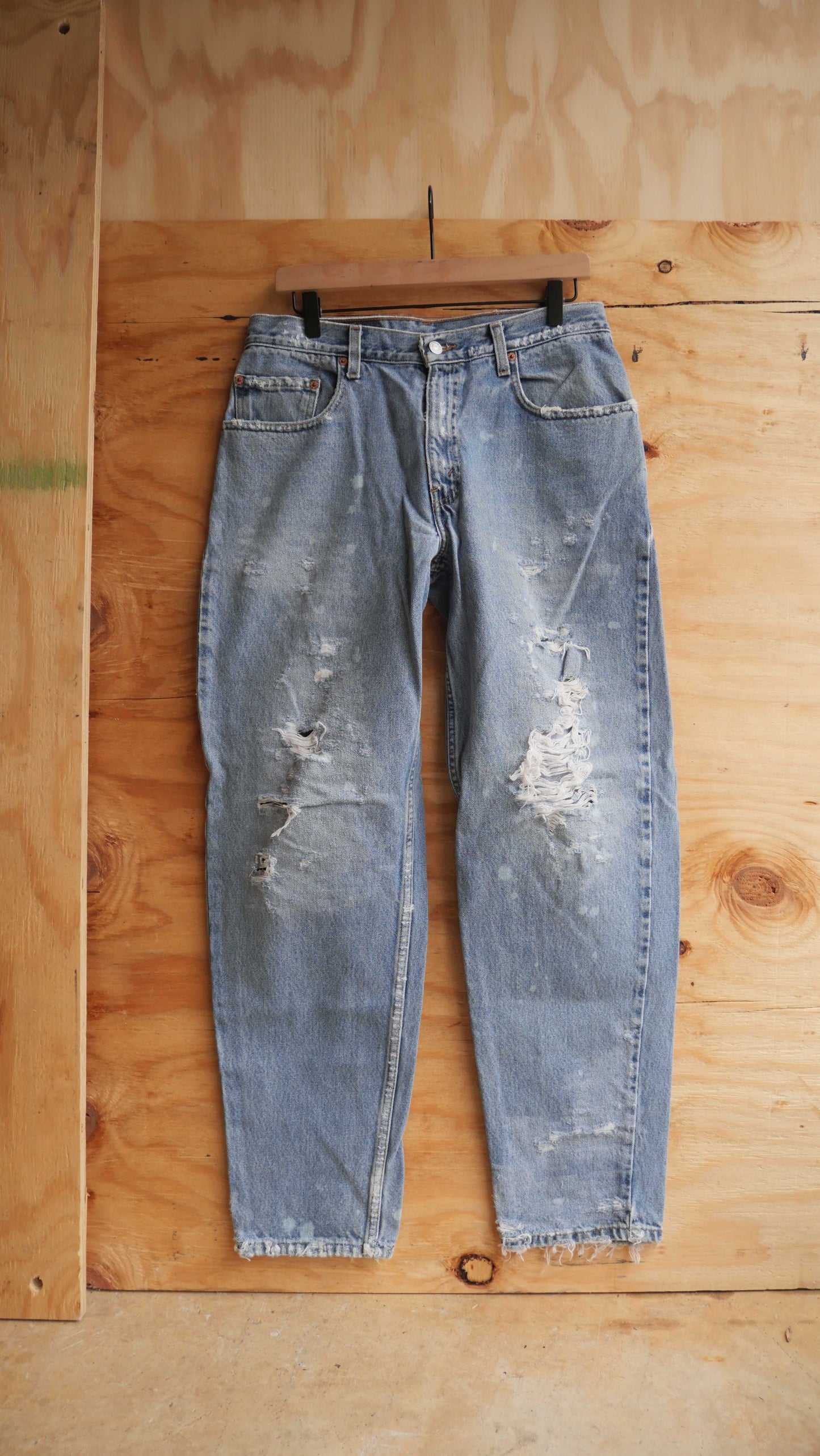 1990s Distressed Baggy Levi's | 32