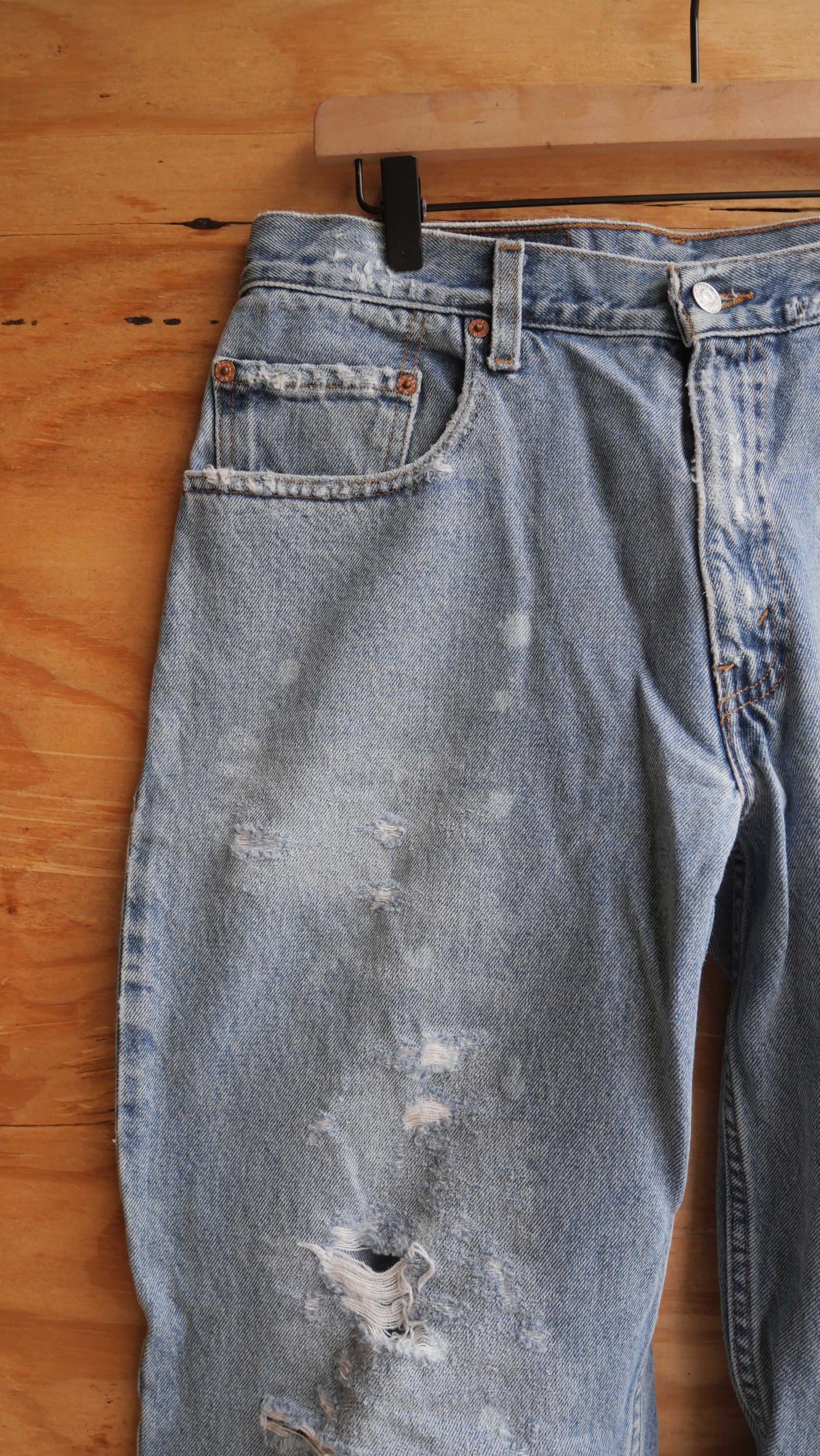 1990s Distressed Baggy Levi's | 32