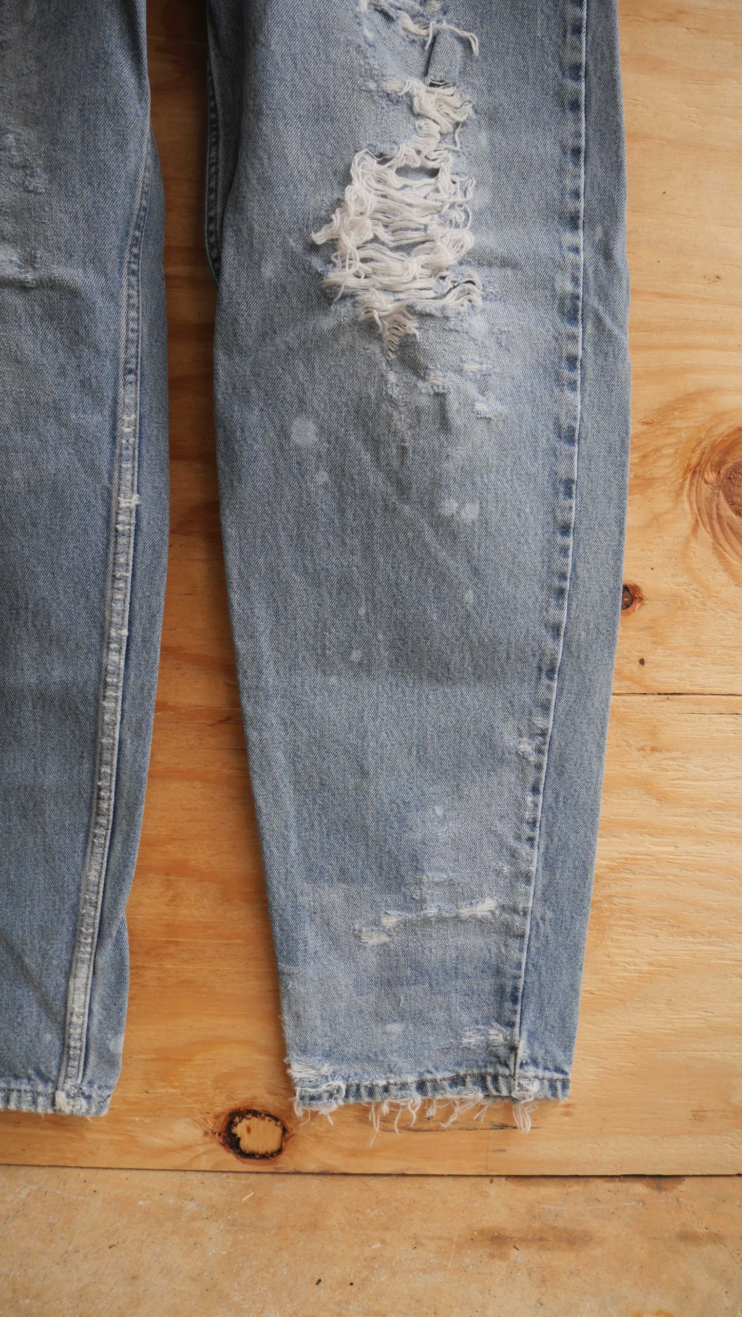 1990s Distressed Baggy Levi's | 32