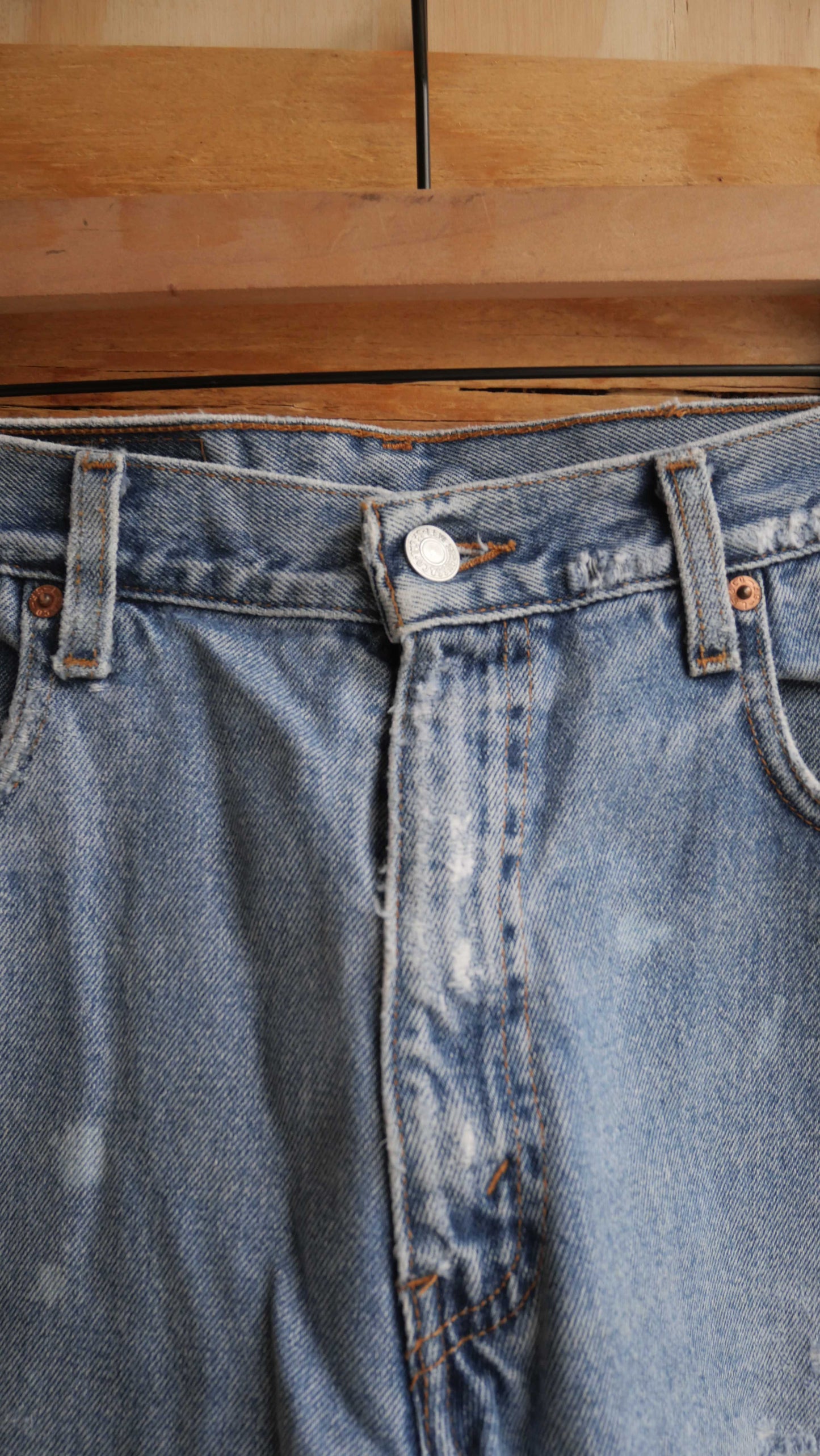 1990s Distressed Baggy Levi's | 32