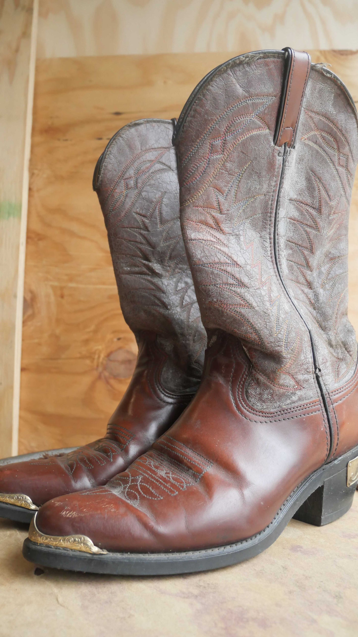 1970s Metal Plated Cowboy Boots | 8.5