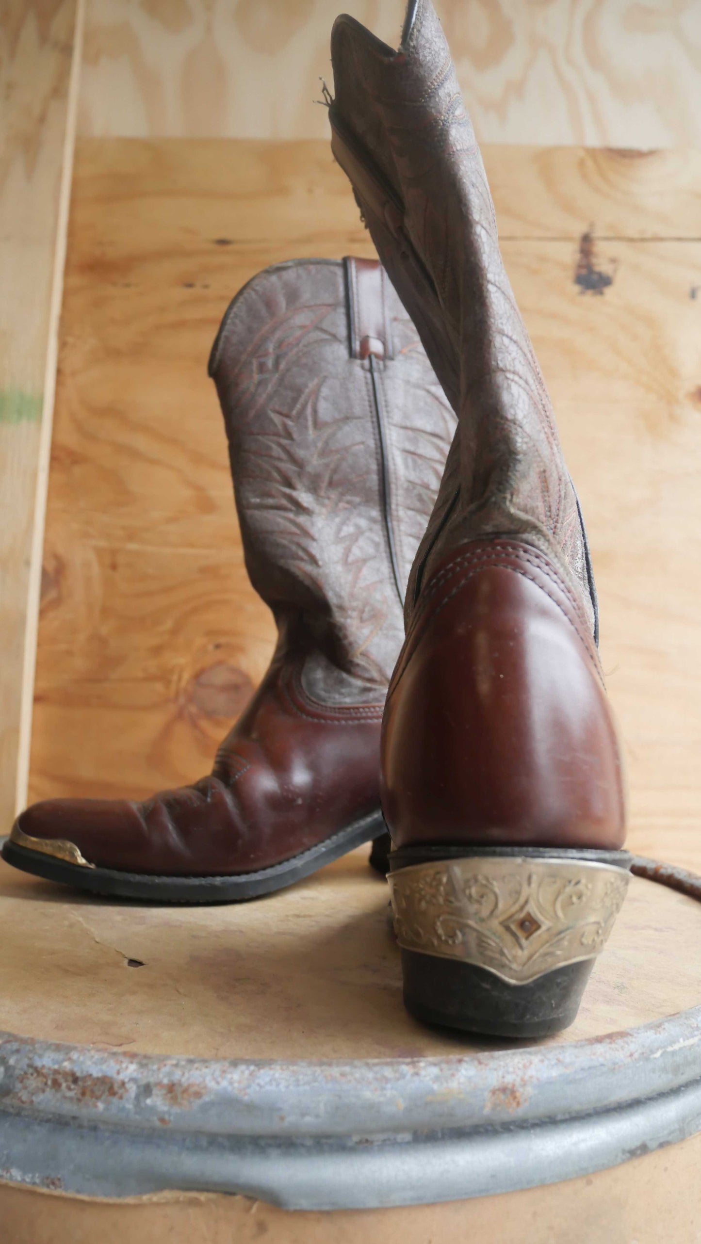 1970s Metal Plated Cowboy Boots | 8.5