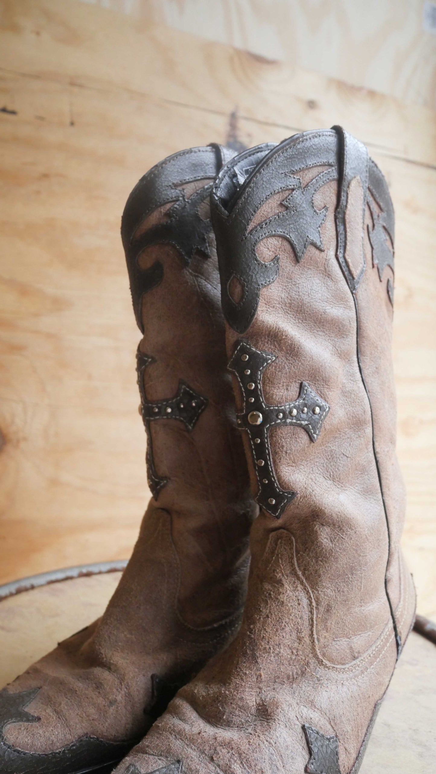 2000s Cross Cowboy Boots | 7.5