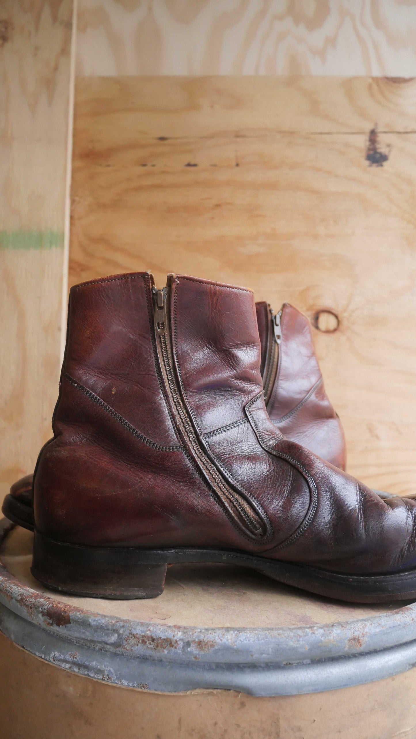 1970s Cherry Leather Side Zip Boots | 13