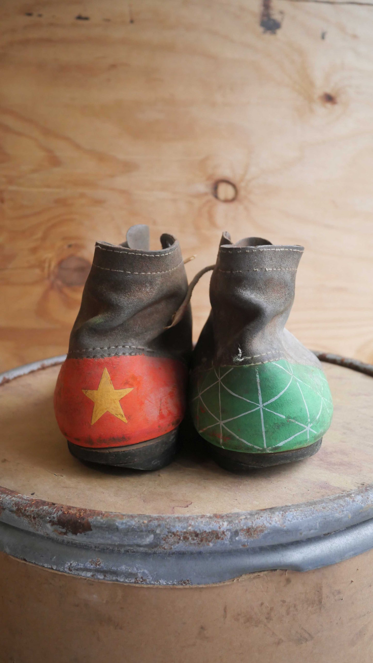 1950s Hand Painted Shoes | 10.5