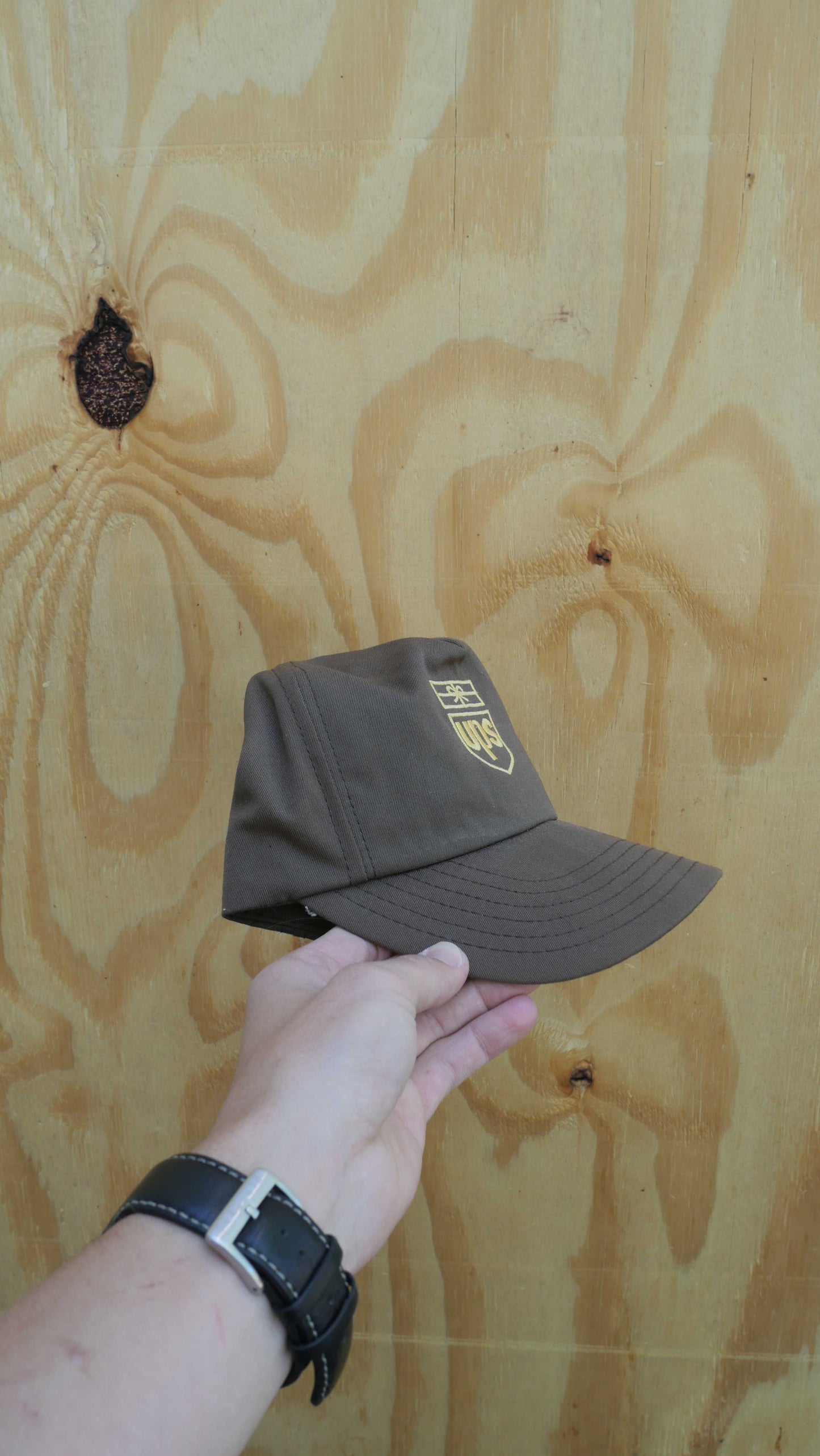 2000s UPS Hat