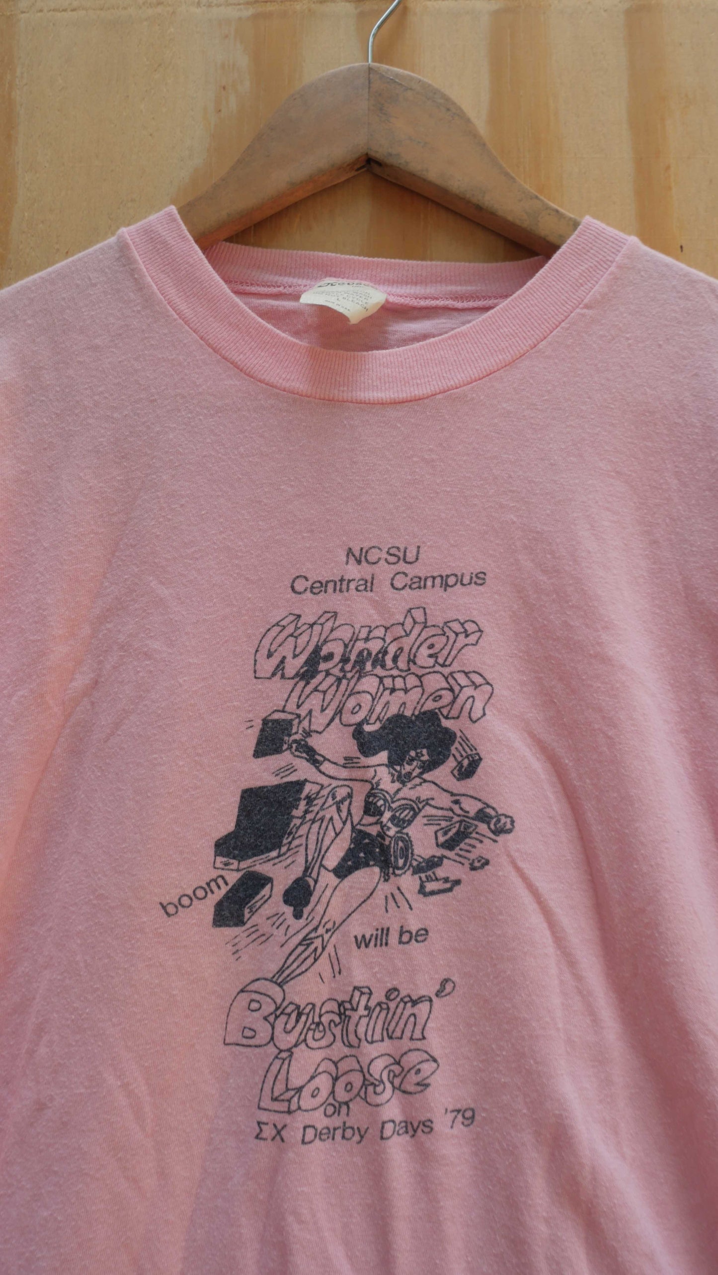 1970s Wonder Woman Tee | M