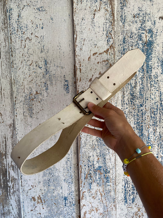 1980s White Leather Double Prong Belt | 32