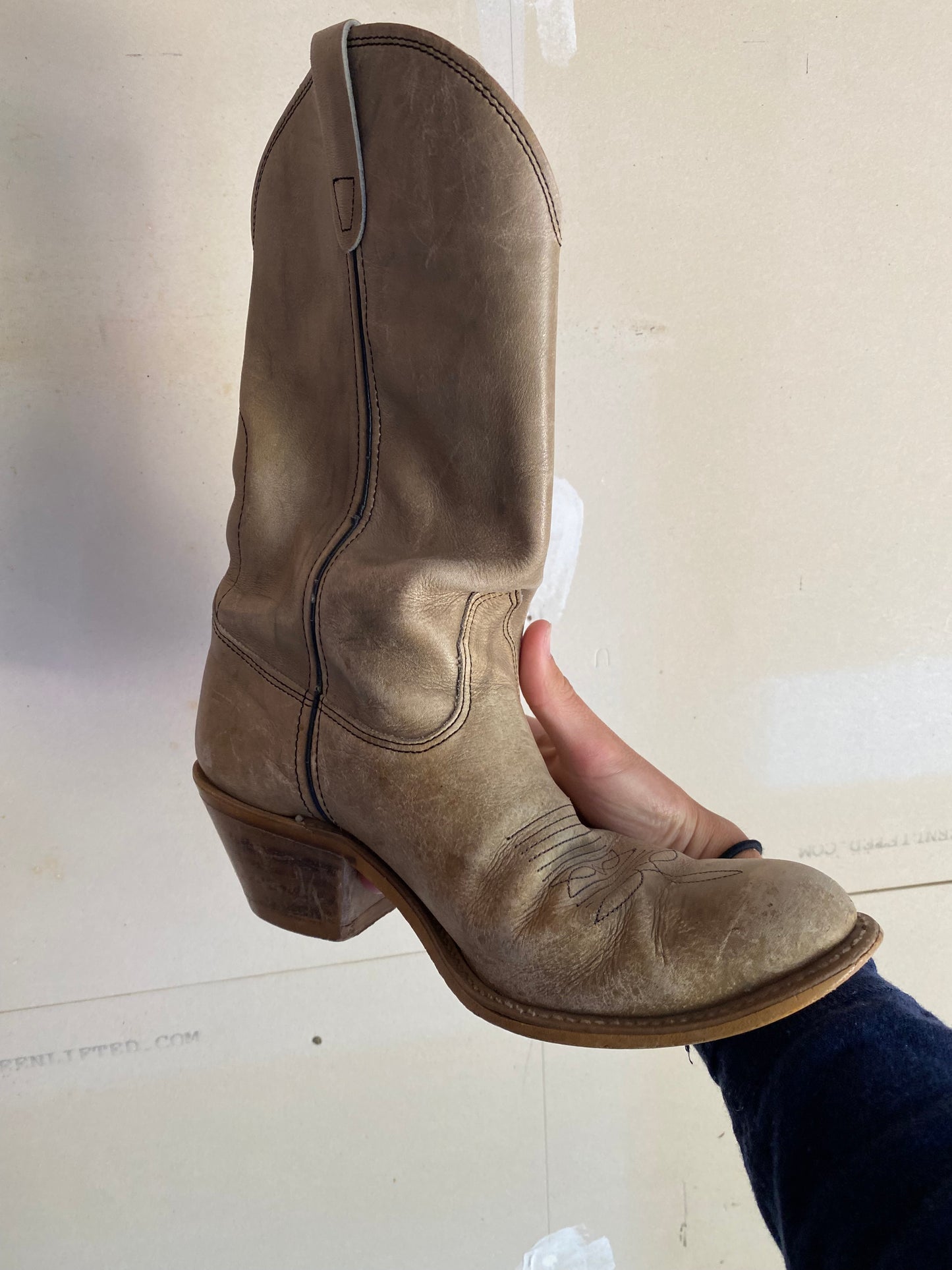 1970s Tan Leather Cowboy Boots | 9.5