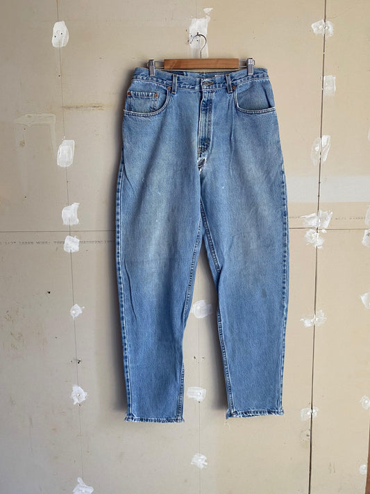 1990s Light Wash Levis Denim | 33
