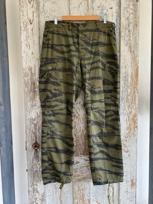 1990s Tiger Camo Pants | 34