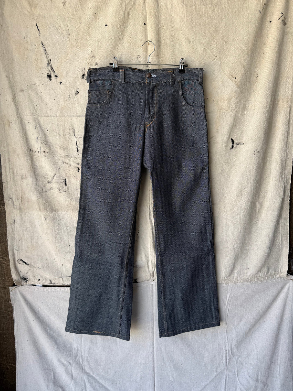 Sample - Boot Cuts | 32
