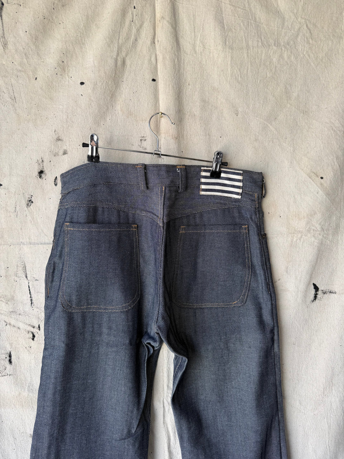 Sample - Boot Cuts | 32