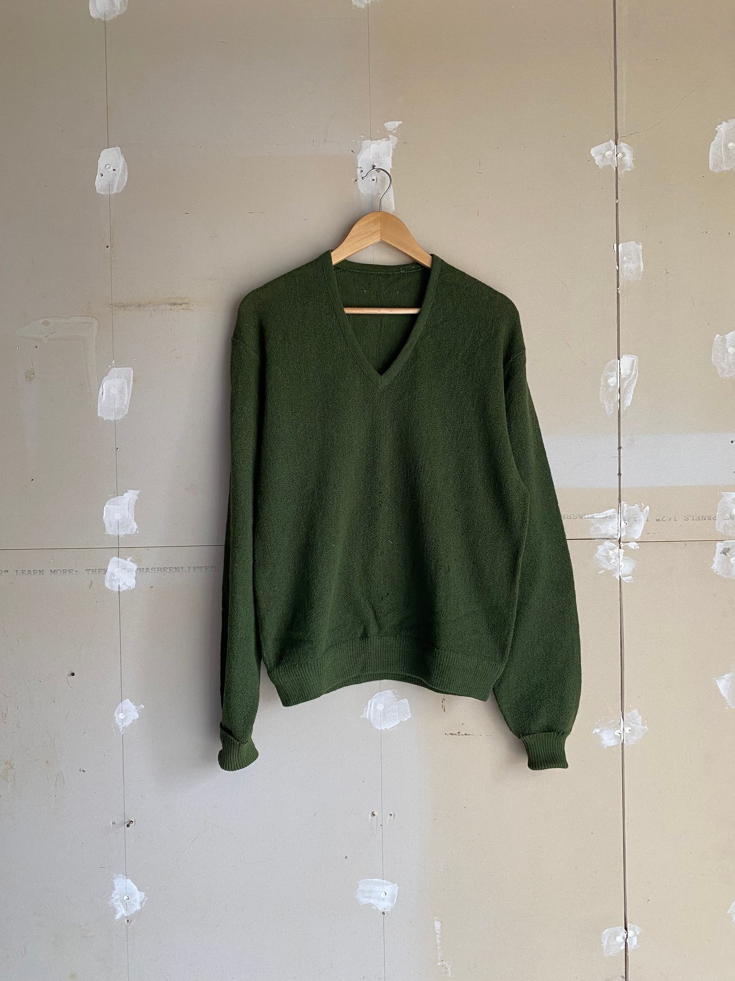 1970s Olive Distressed Sweater | L